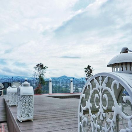 Cinnamon Hotel Boutique Syariah Tutugan Екстериор снимка