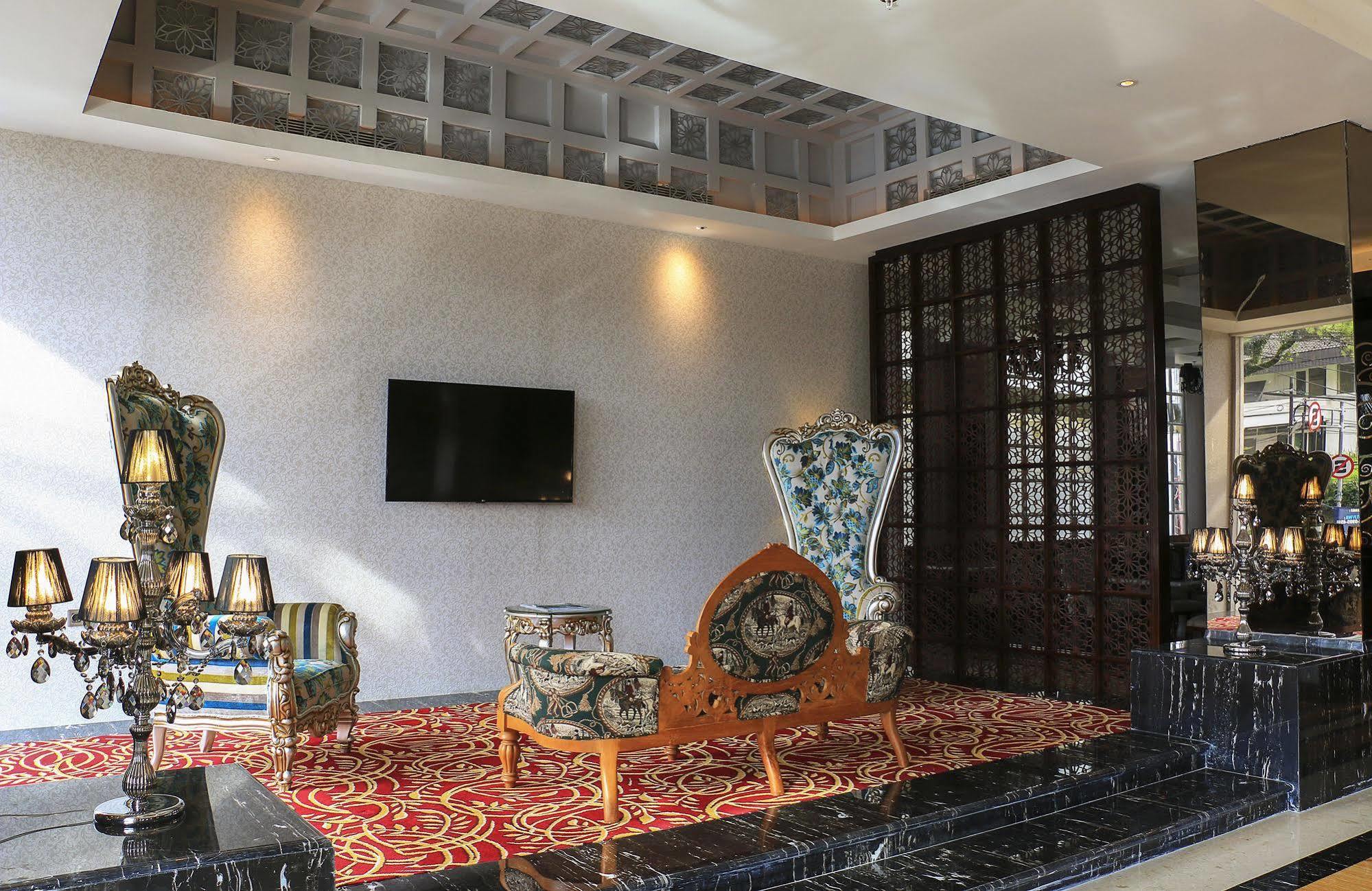 Cinnamon Hotel Boutique Syariah Tutugan Екстериор снимка