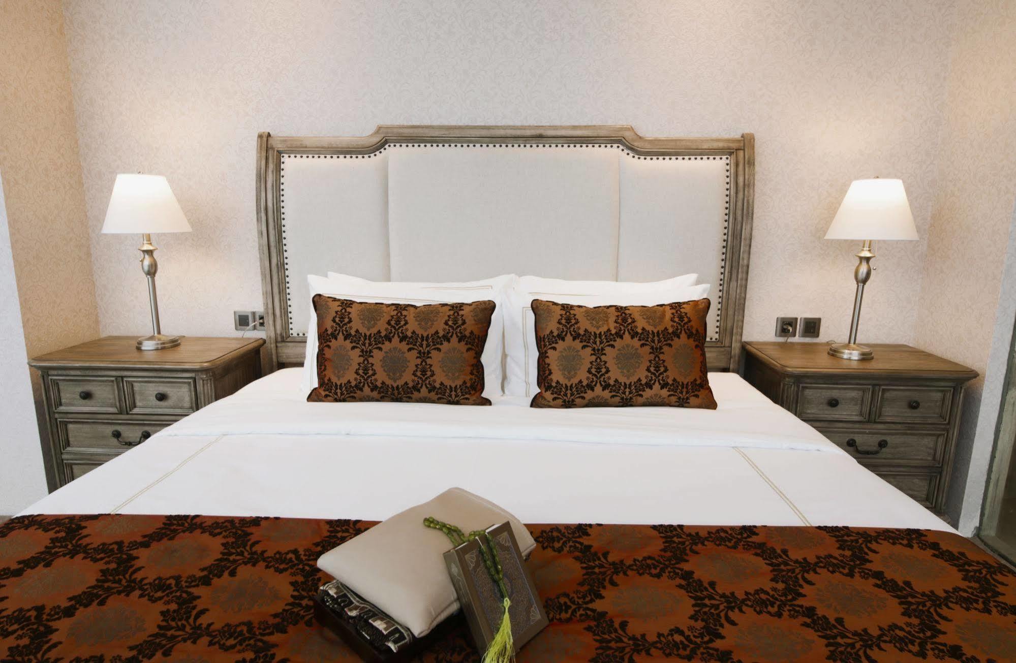 Cinnamon Hotel Boutique Syariah Tutugan Екстериор снимка