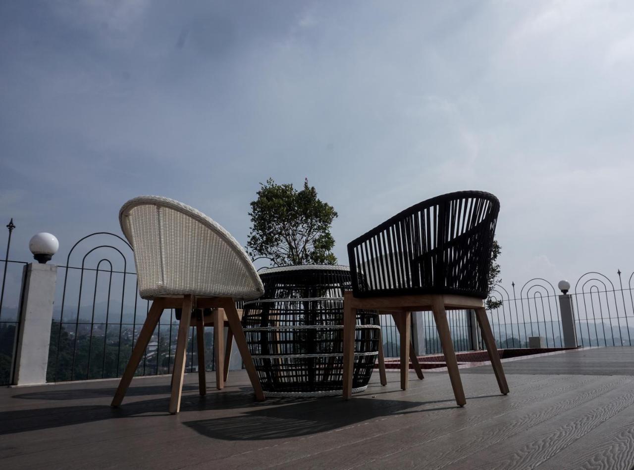 Cinnamon Hotel Boutique Syariah Tutugan Екстериор снимка